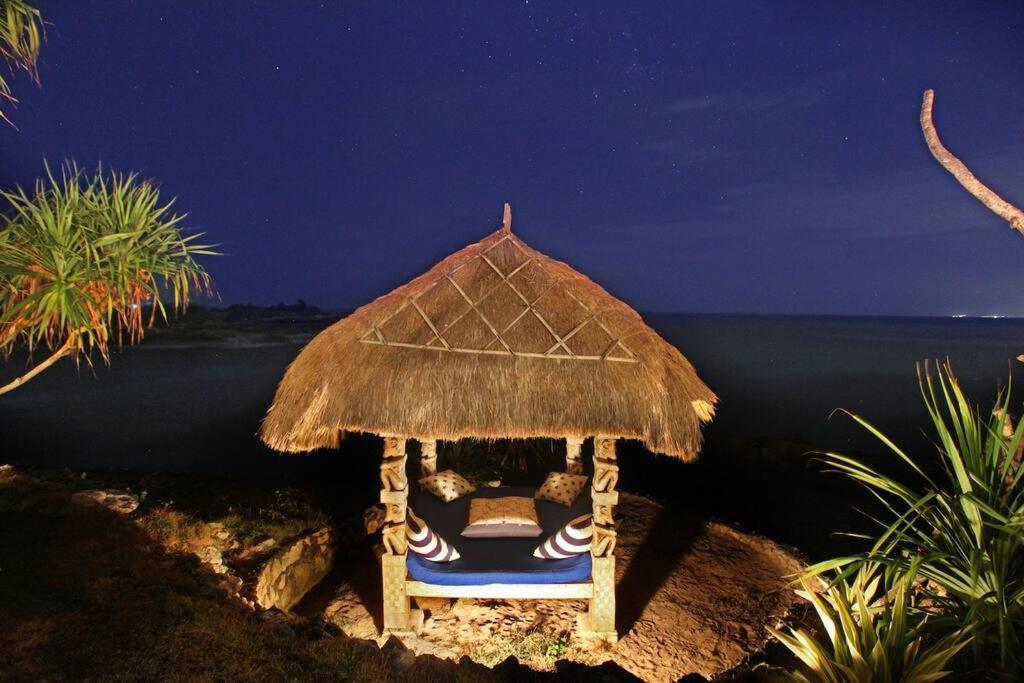 Villa Lumba Lumba - Oceanfront & Spectacular View! 蓝梦岛 外观 照片