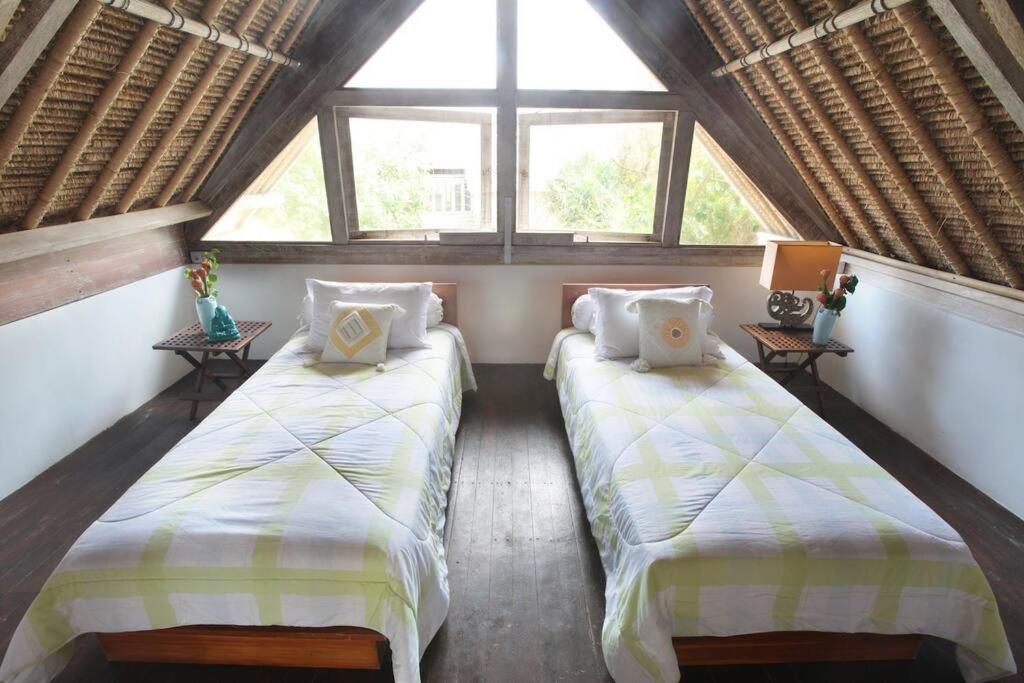 Villa Lumba Lumba - Oceanfront & Spectacular View! 蓝梦岛 外观 照片