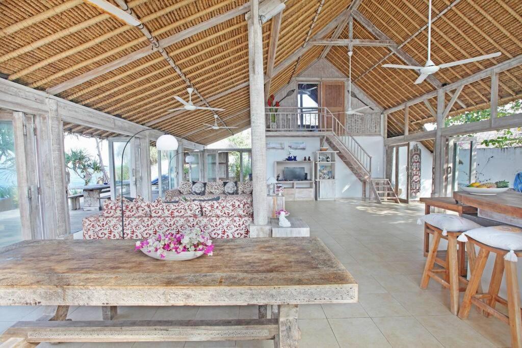 Villa Lumba Lumba - Oceanfront & Spectacular View! 蓝梦岛 外观 照片