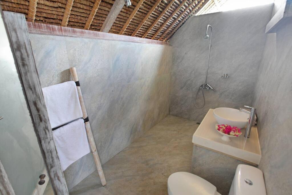 Villa Lumba Lumba - Oceanfront & Spectacular View! 蓝梦岛 外观 照片