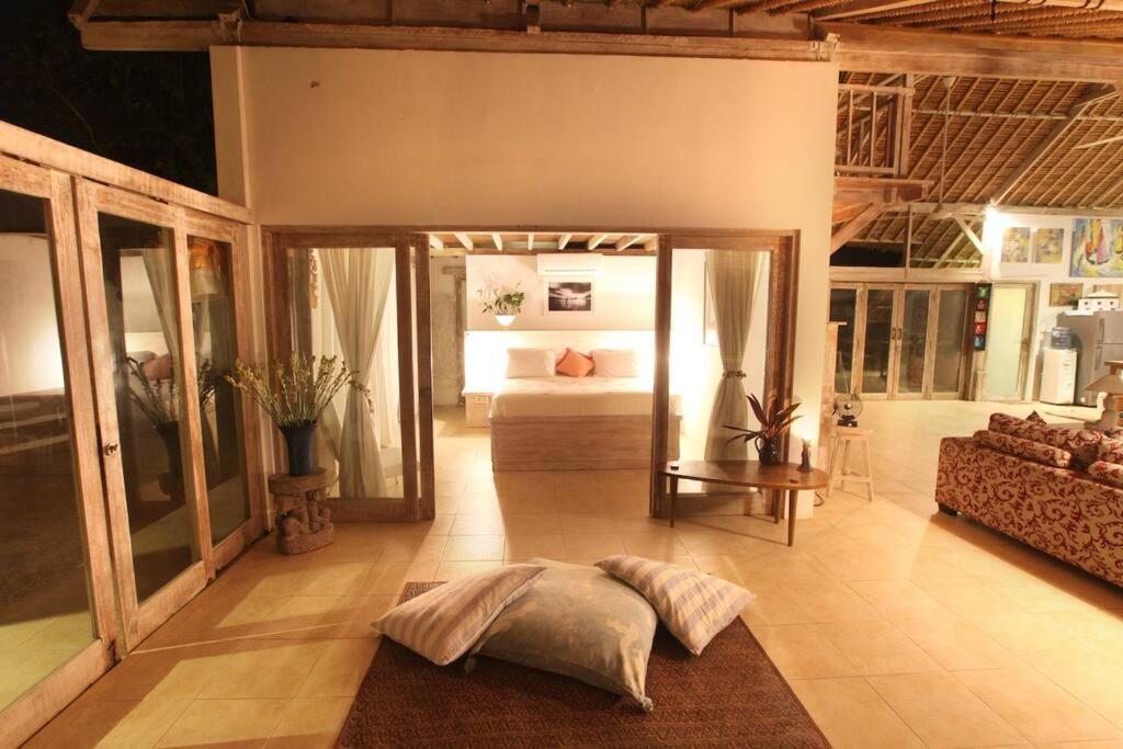 Villa Lumba Lumba - Oceanfront & Spectacular View! 蓝梦岛 外观 照片